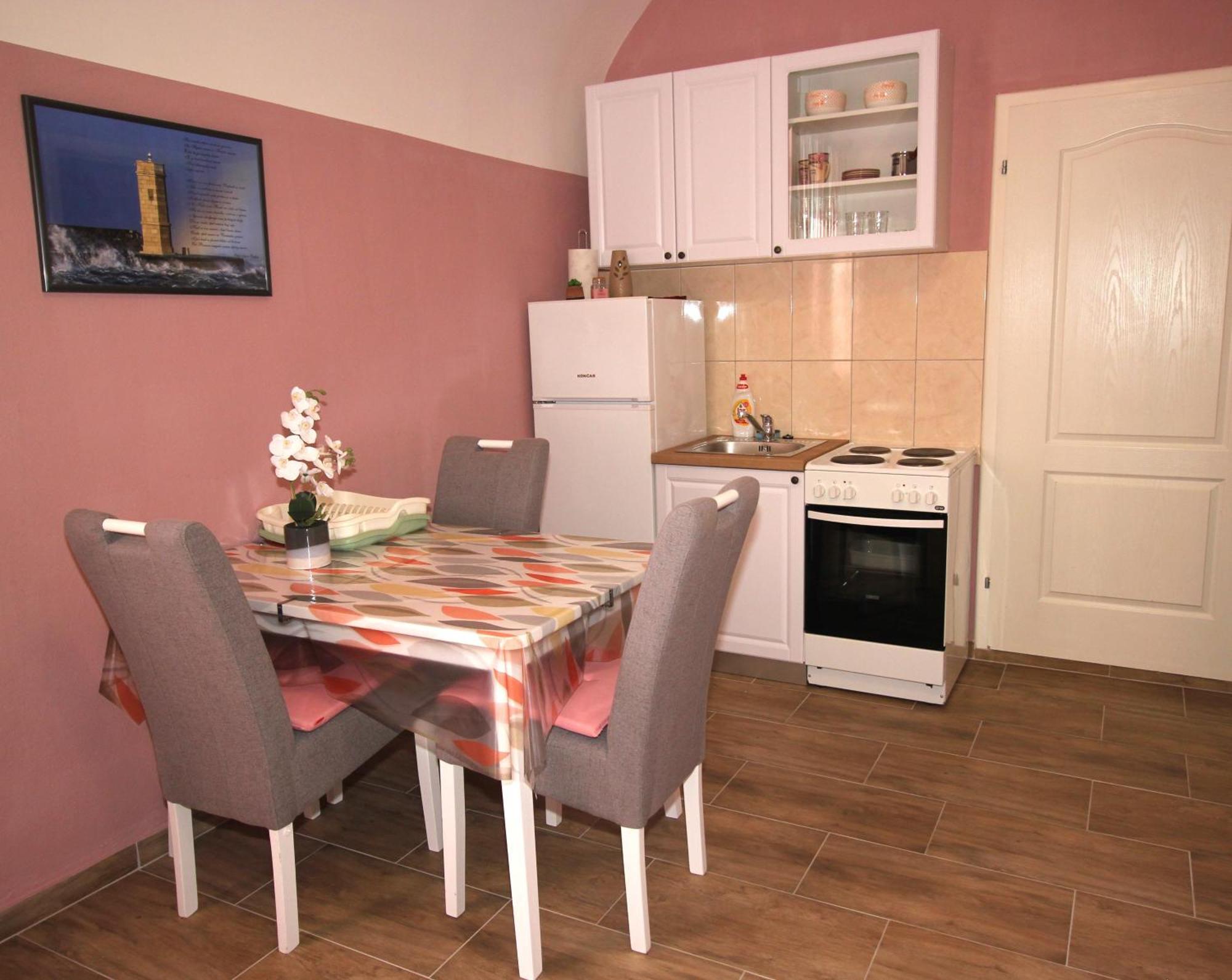Studio Apartman Maro Senj  Buitenkant foto