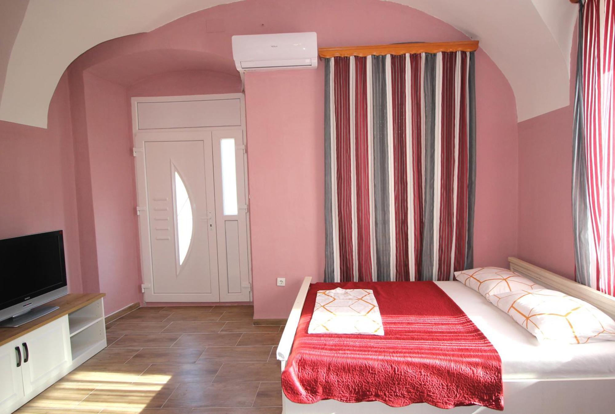 Studio Apartman Maro Senj  Buitenkant foto
